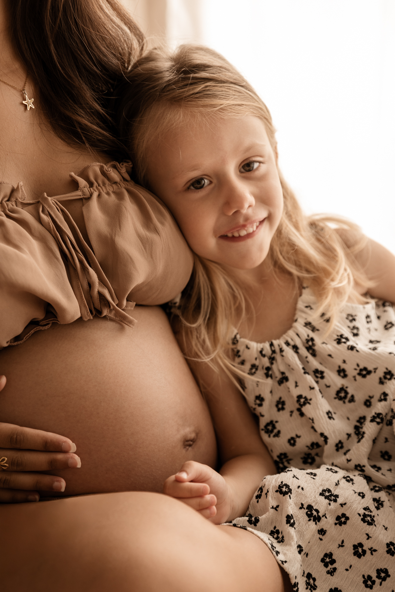 megane graindorge photographe tarn et garonne montauban 82 toulouse 31 spécialiste de la grossesse et du nouveau né photographe naissance portrait d'enfant Photographe lifestyle professionnelle formée grossesse maternité