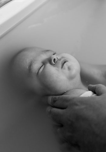 megane graindorge photographe tarn et garonne montauban 82 toulouse 31 spécialiste de la grossesse et du nouveau né photographe naissance, bain de lait, bain thérapeutique, Photographe lifestyle professionnelle formée grossesse maternité