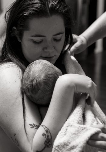 megane graindorge photographe tarn et garonne montauban 82 toulouse 31 spécialiste de la grossesse et du nouveau né photographe naissance, bain de lait, bain thérapeutique, Photographe lifestyle professionnelle formée grossesse maternité